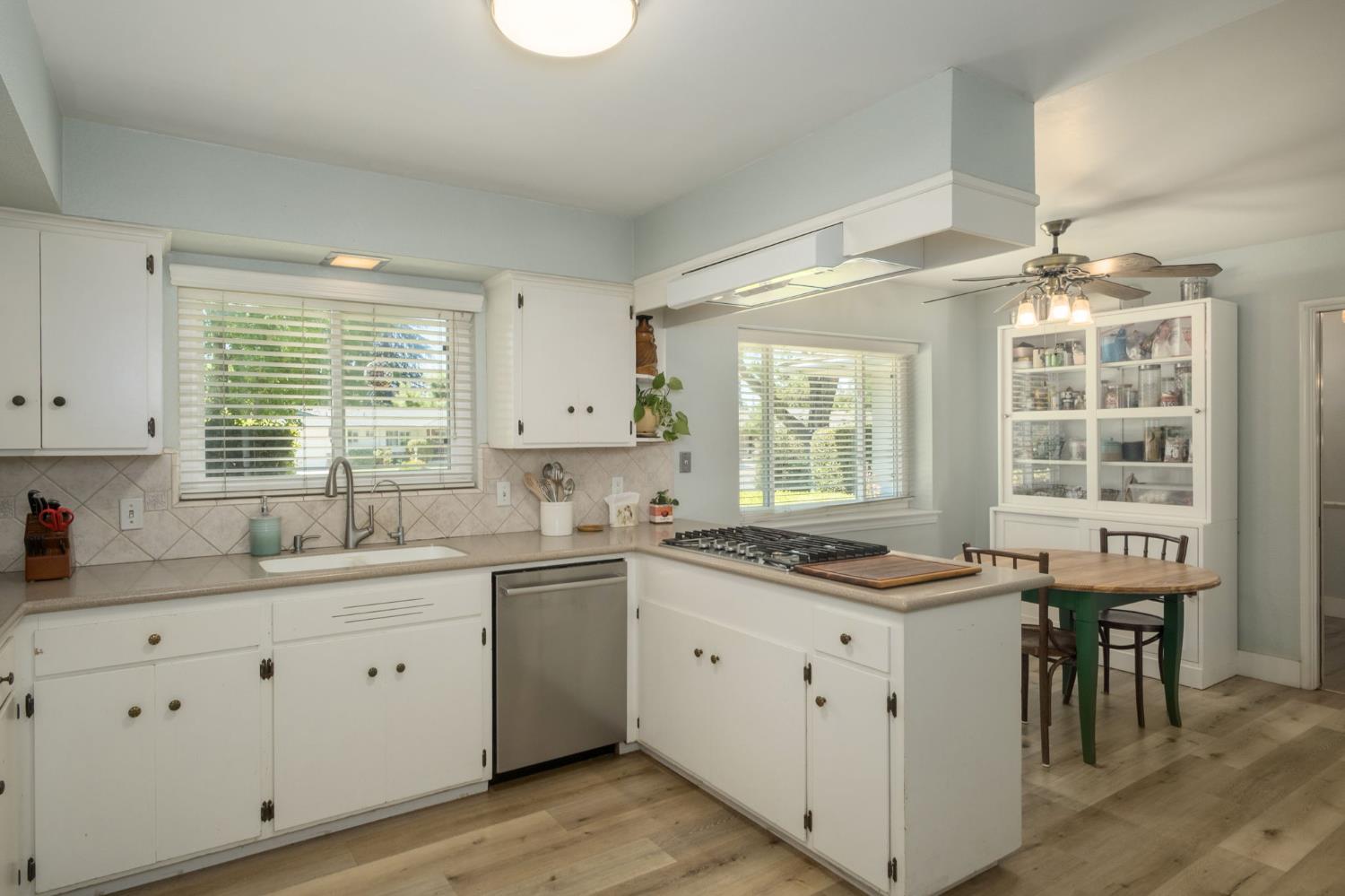 654 W Celeste, Fresno, CA 93704