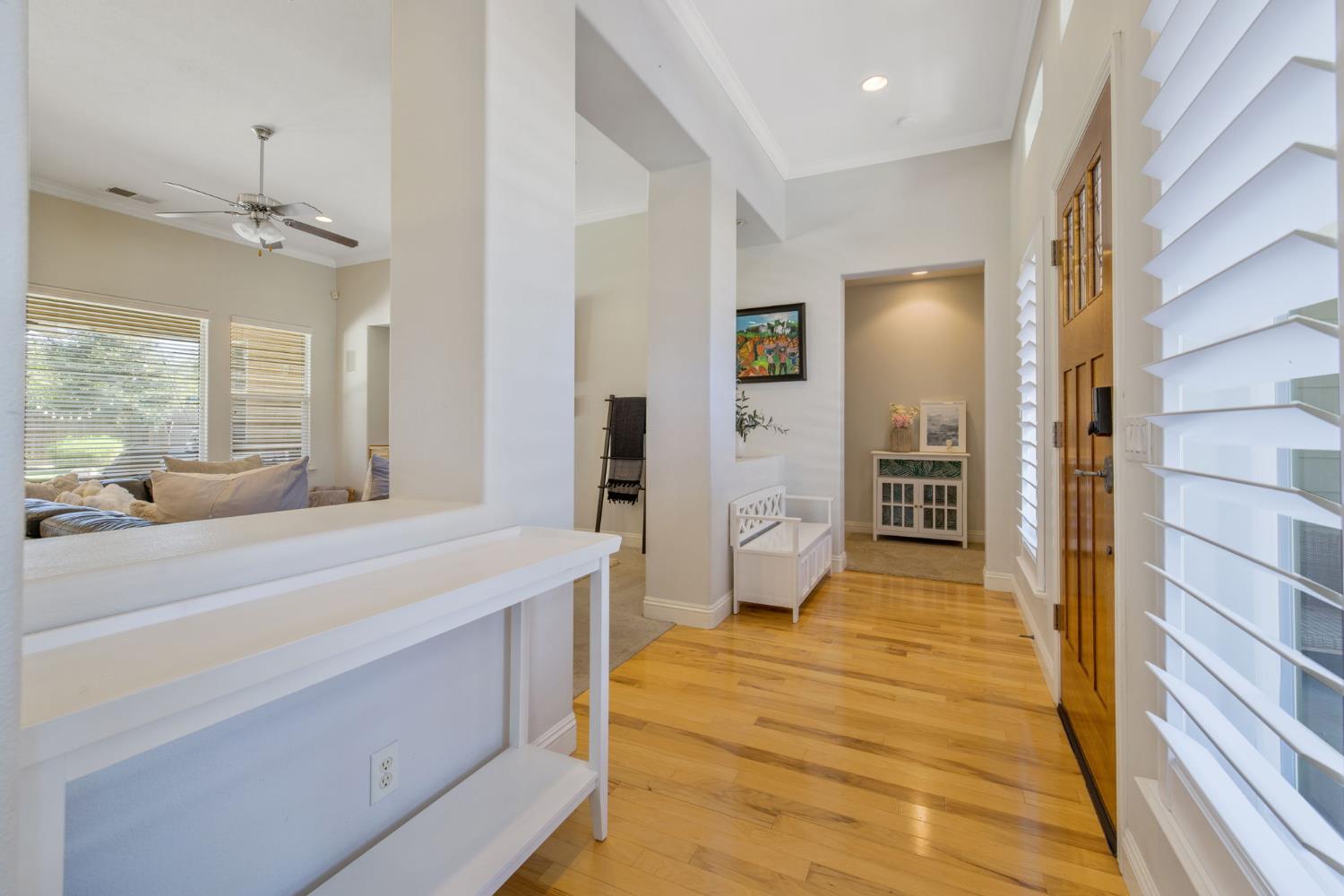 6733 W Dovewood Ln, Fresno, CA 93723