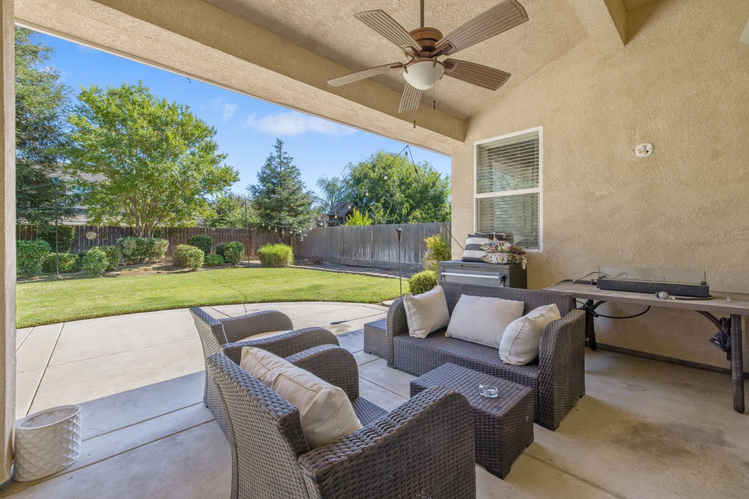 6733 W Dovewood Ln, Fresno, CA 93723