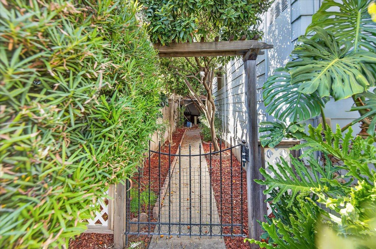 2373 S CHESTNUT AVE #67, Fresno, CA 93725