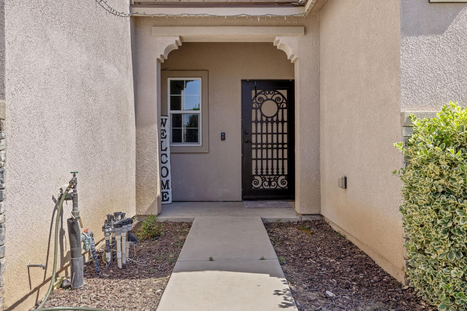 2964 Hannah Ave, Sanger, CA 93657