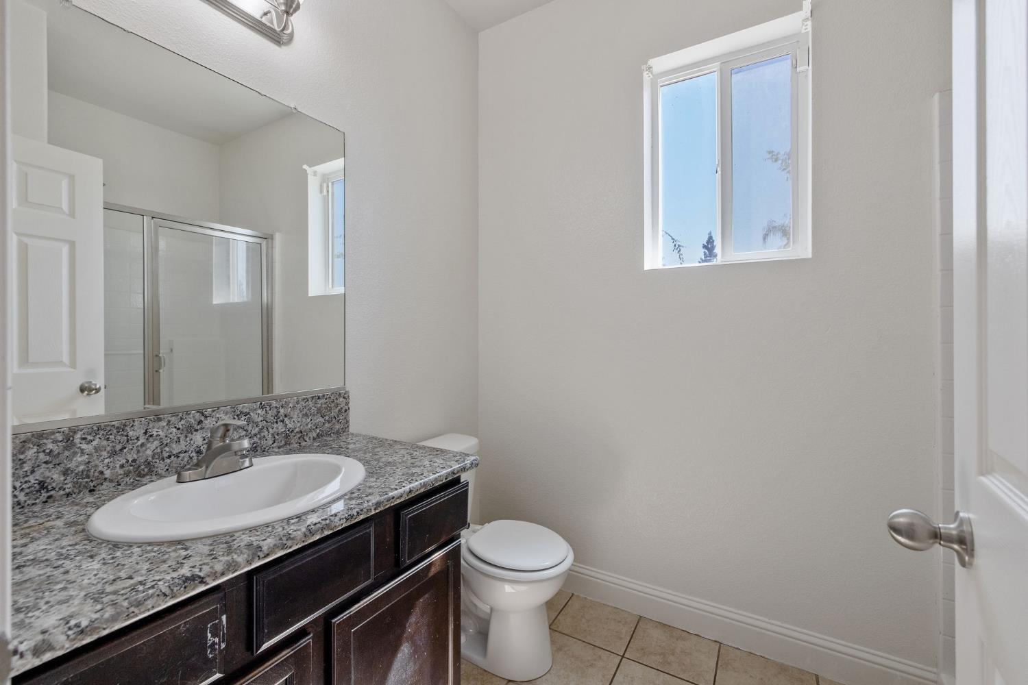 2964 Hannah Ave, Sanger, CA 93657