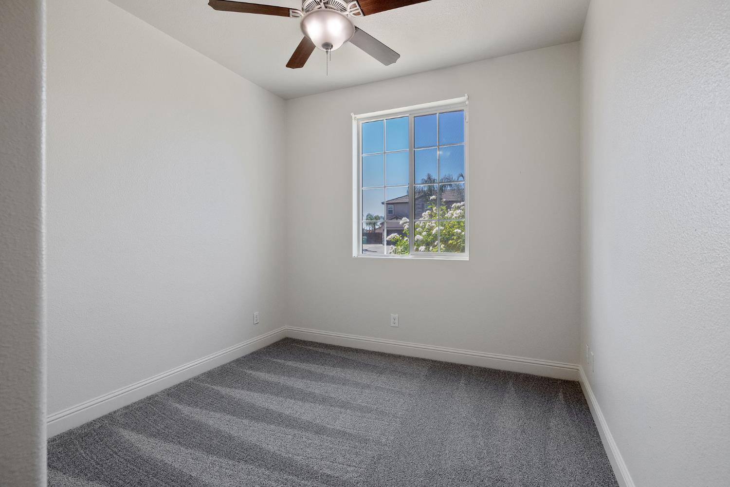 2964 Hannah Ave, Sanger, CA 93657
