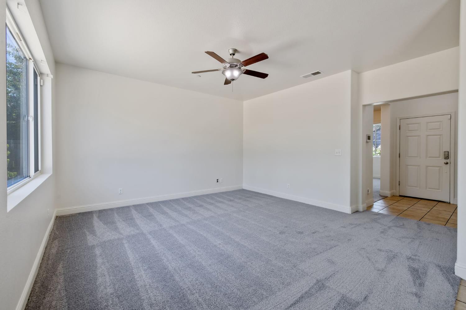 2964 Hannah Ave, Sanger, CA 93657