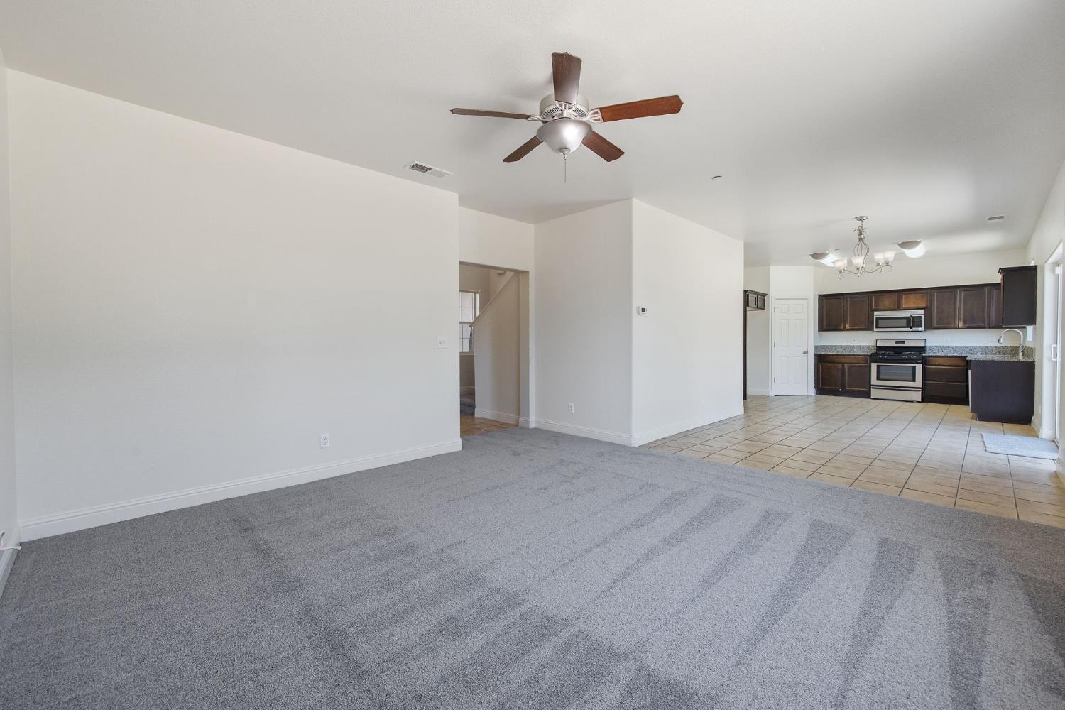 2964 Hannah Ave, Sanger, CA 93657