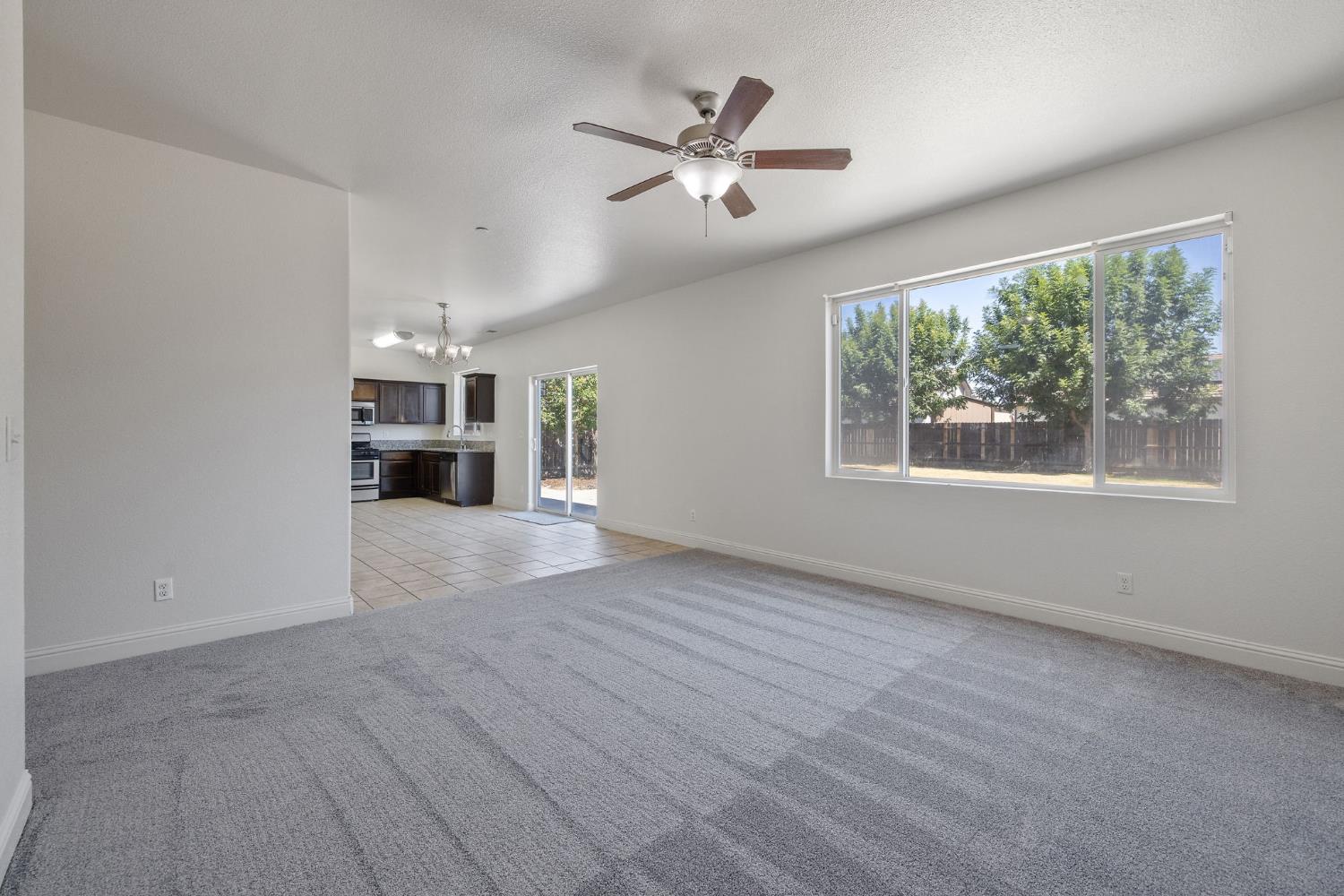 2964 Hannah Ave, Sanger, CA 93657