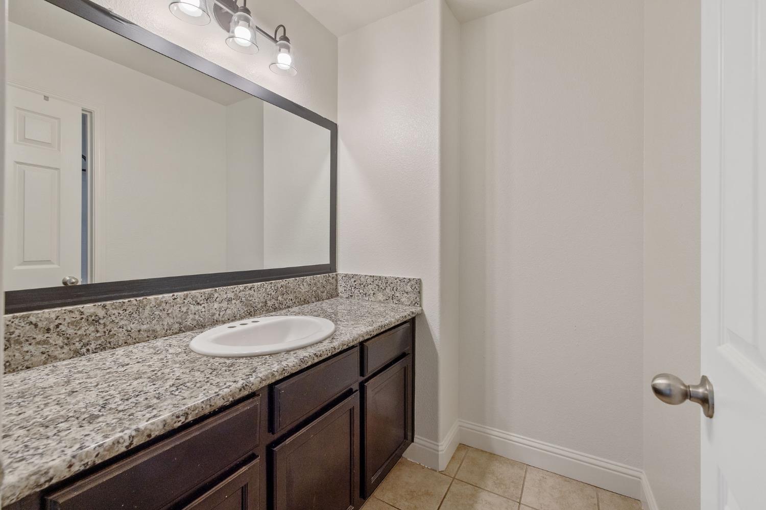 2964 Hannah Ave, Sanger, CA 93657