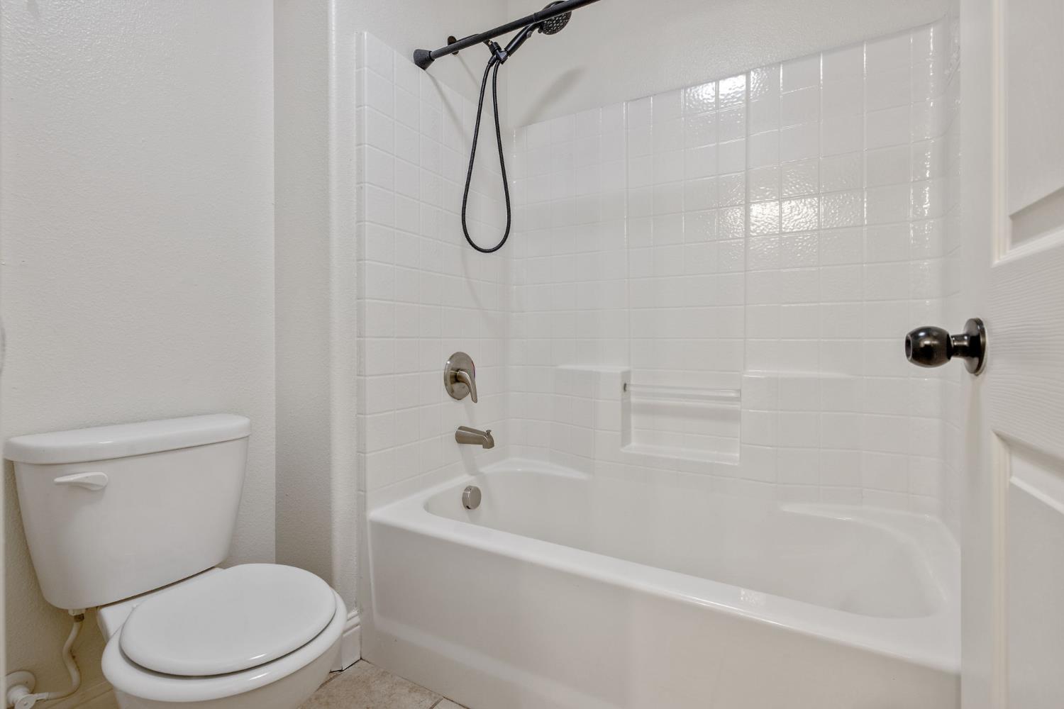 2964 Hannah Ave, Sanger, CA 93657
