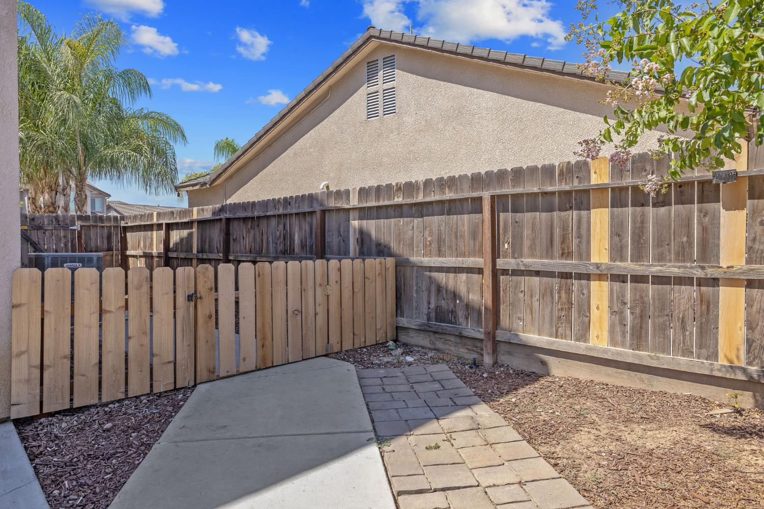 2964 Hannah Ave, Sanger, CA 93657