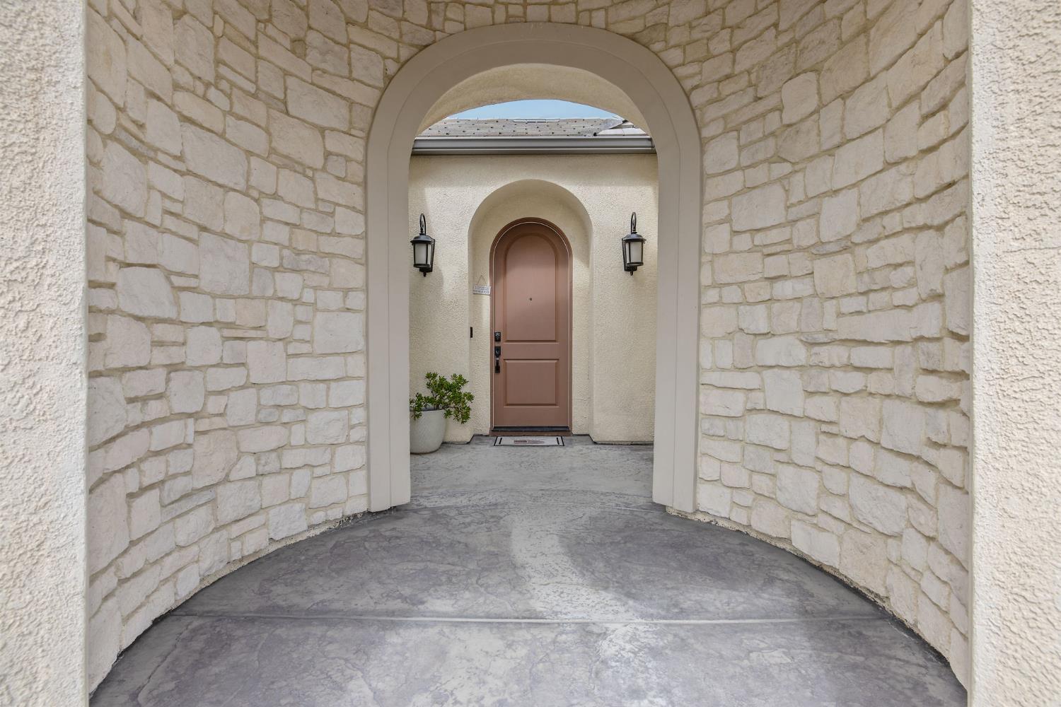 3500 W Lark Ave, Visalia, CA 93291