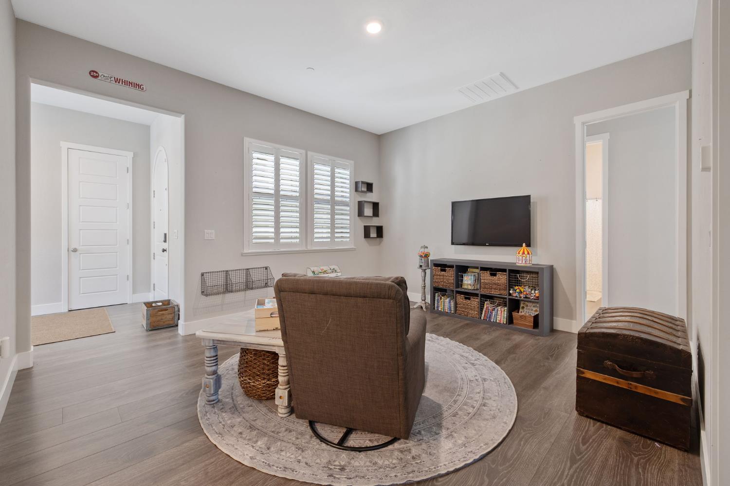 3500 W Lark Ave, Visalia, CA 93291