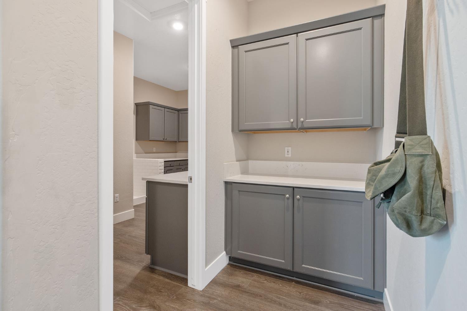 3500 W Lark Ave, Visalia, CA 93291
