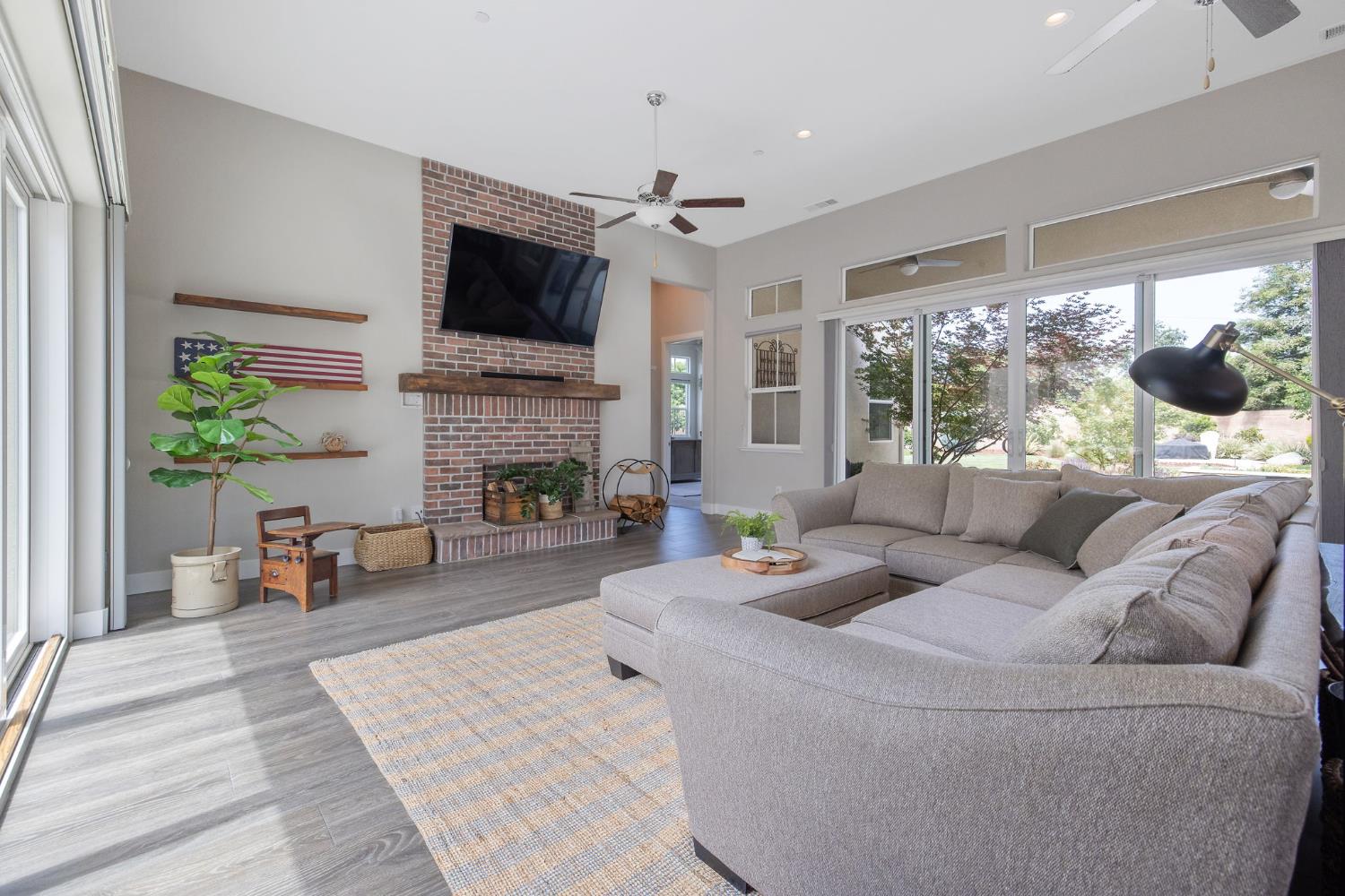 3500 W Lark Ave, Visalia, CA 93291