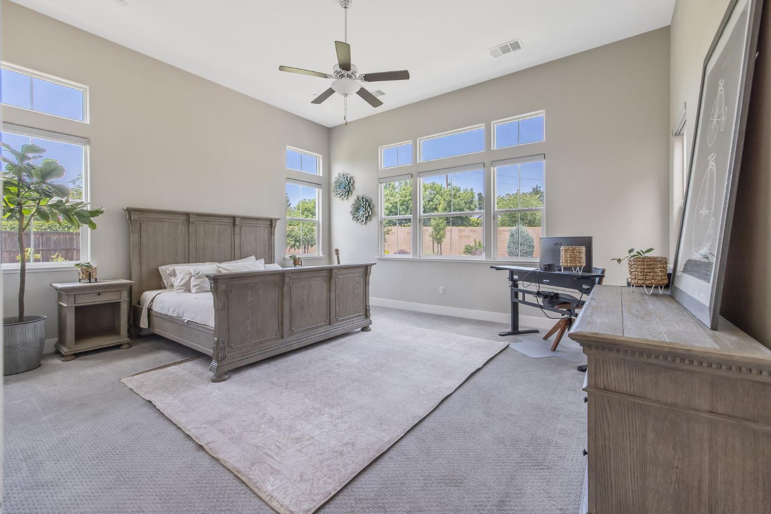 3500 W Lark Ave, Visalia, CA 93291