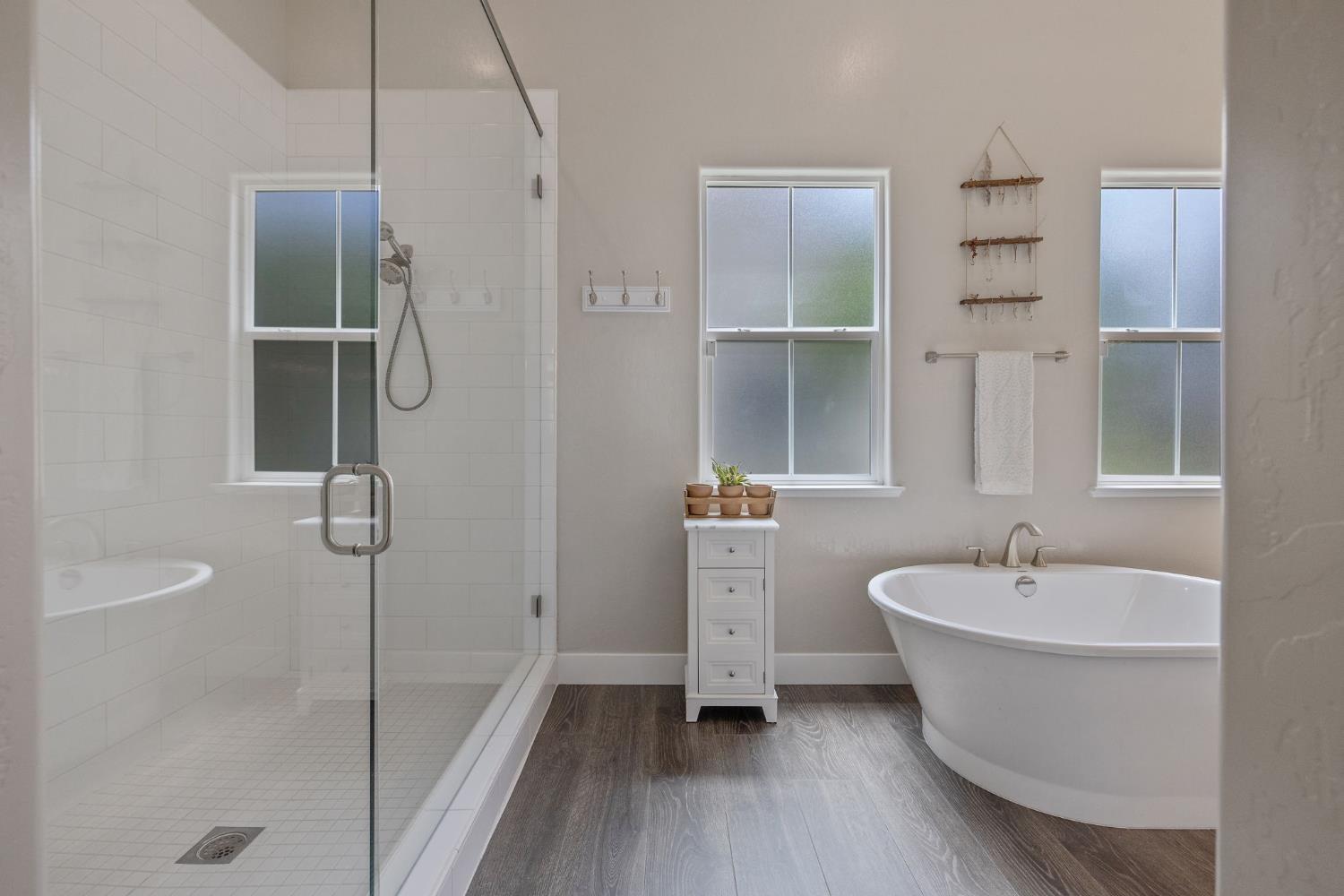 3500 W Lark Ave, Visalia, CA 93291