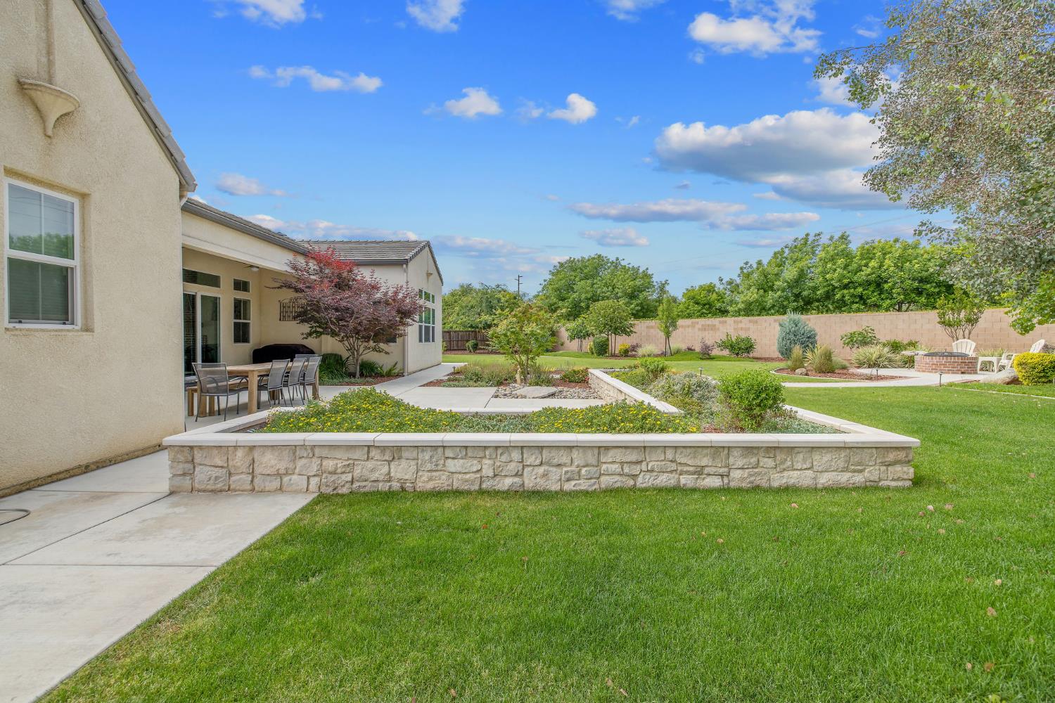 3500 W Lark Ave, Visalia, CA 93291