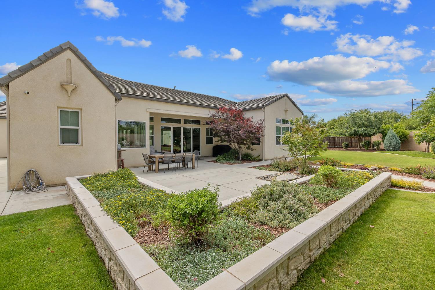 3500 W Lark Ave, Visalia, CA 93291