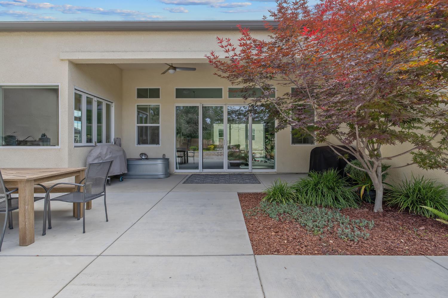 3500 W Lark Ave, Visalia, CA 93291