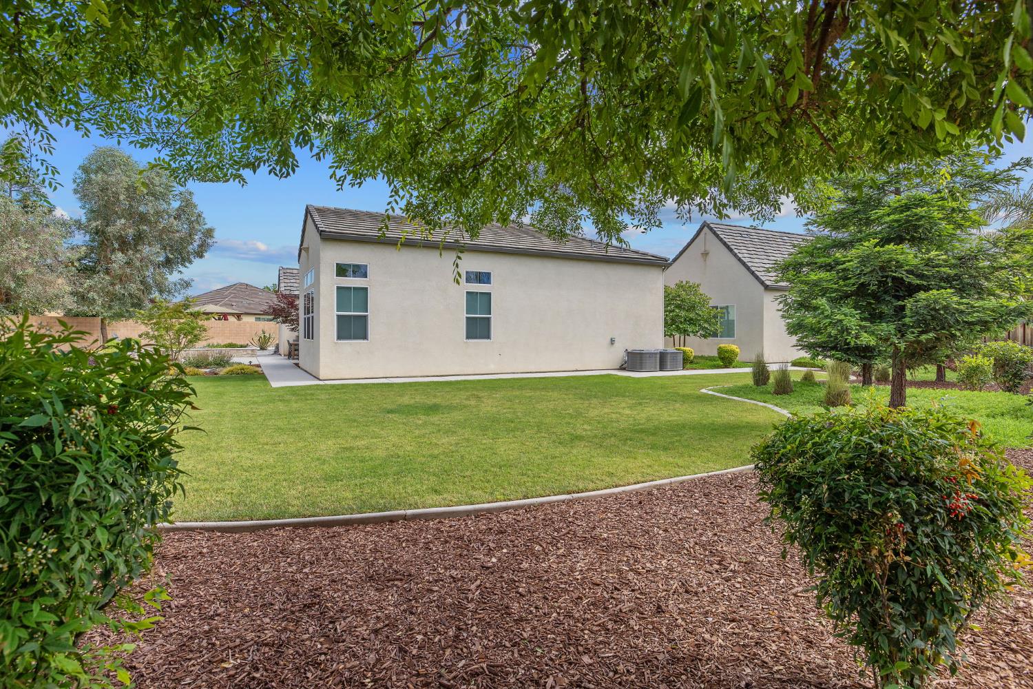 3500 W Lark Ave, Visalia, CA 93291