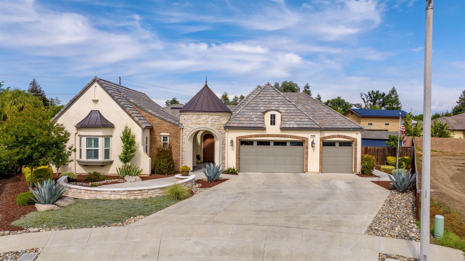 3500 W Lark Ave, Visalia, CA 93291