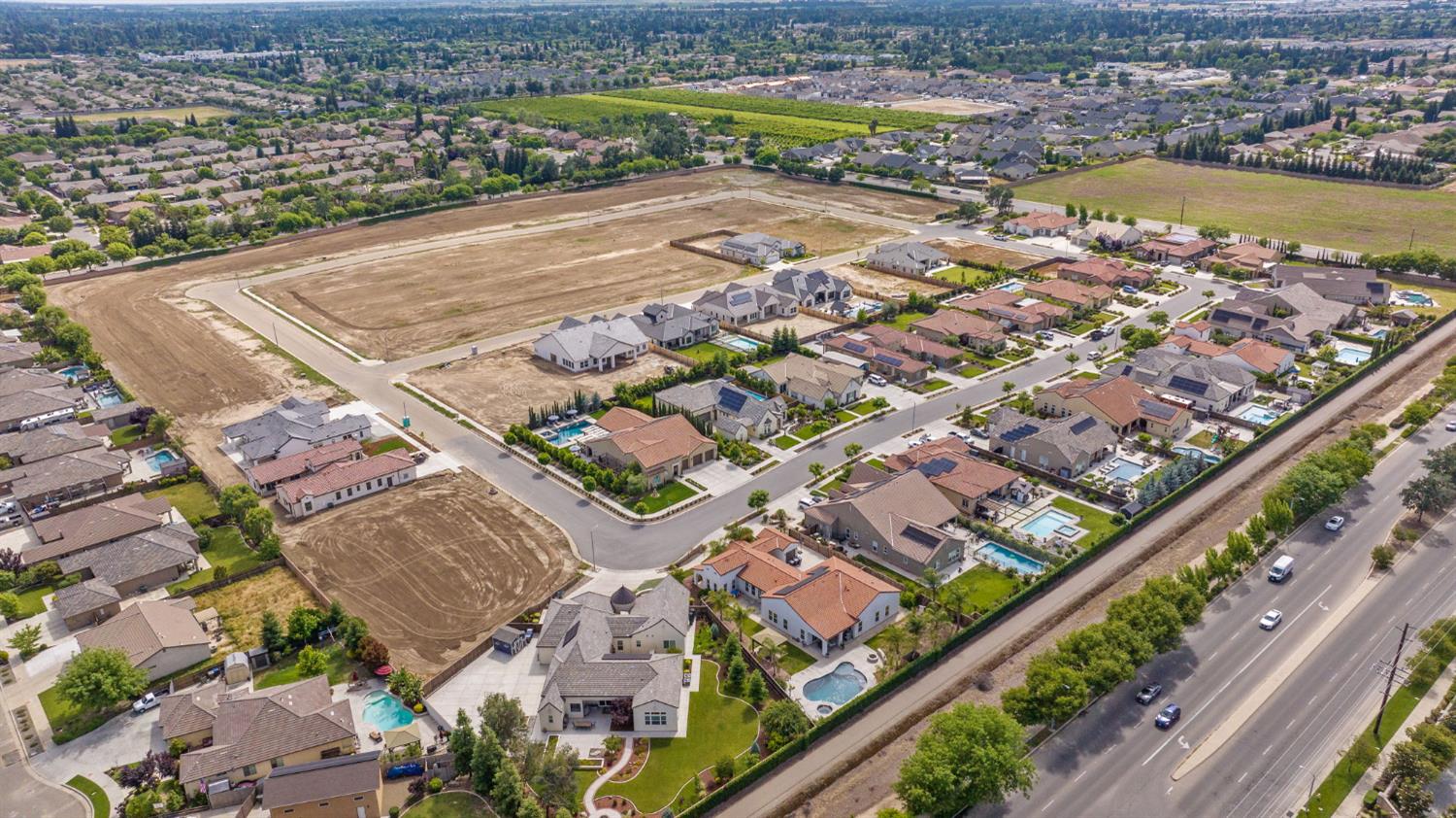 3500 W Lark Ave, Visalia, CA 93291