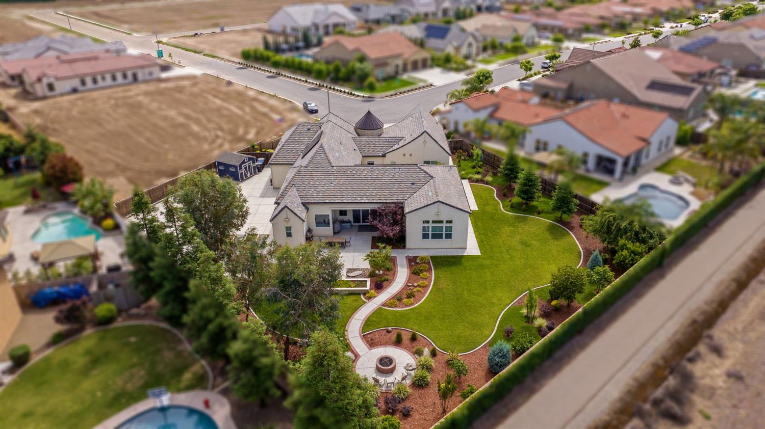 3500 W Lark Ave, Visalia, CA 93291
