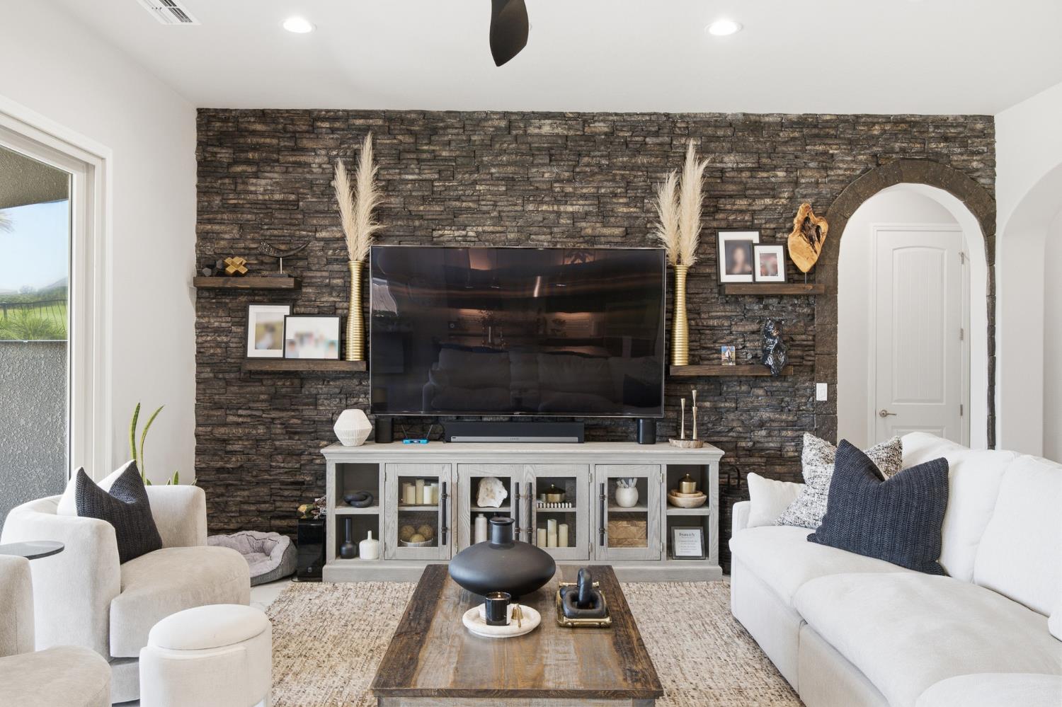 3612 Gold King Place Cir, Dinuba, CA 93618