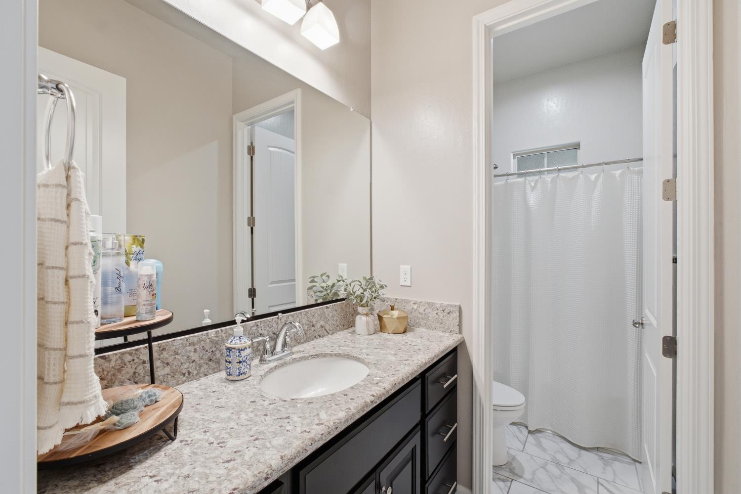 3612 Gold King Place Cir, Dinuba, CA 93618
