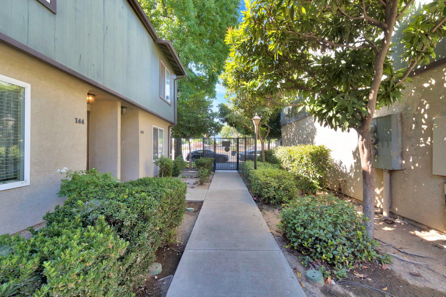 4875 E Mckinley Ave #144, Fresno, CA 93703
