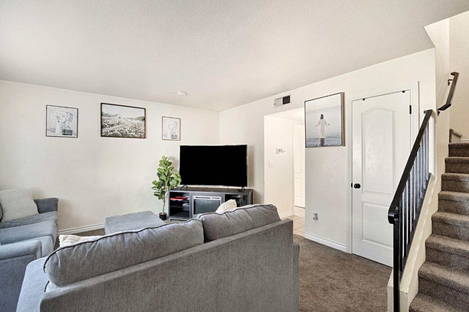 4875 E Mckinley Ave #144, Fresno, CA 93703