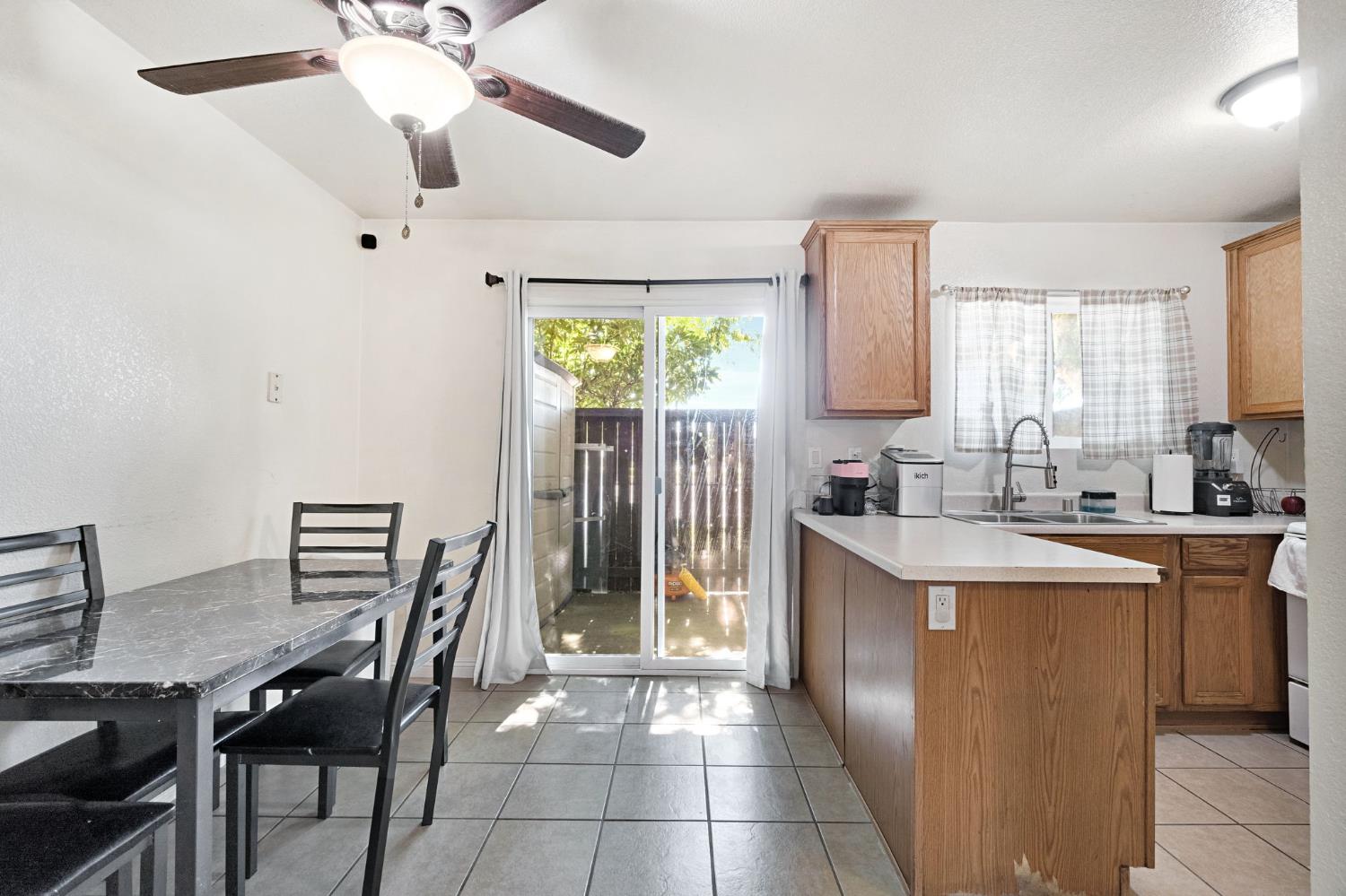 4875 E Mckinley Ave #144, Fresno, CA 93703