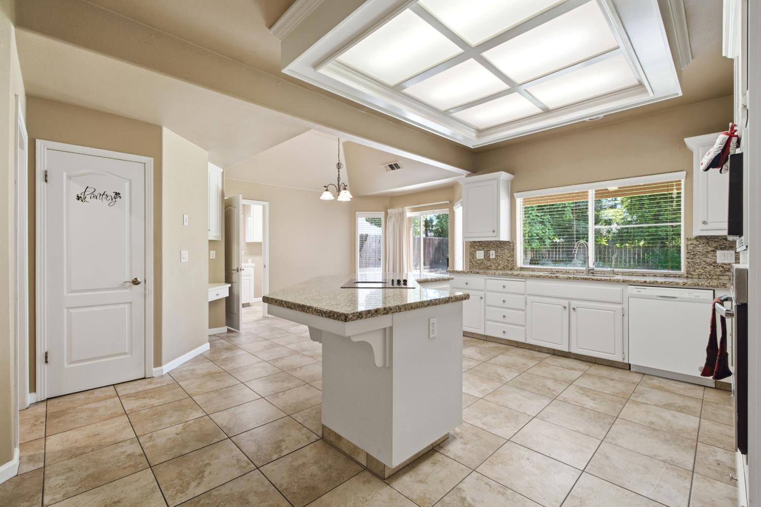 6542 N Rafael Ave, Fresno, CA 93711
