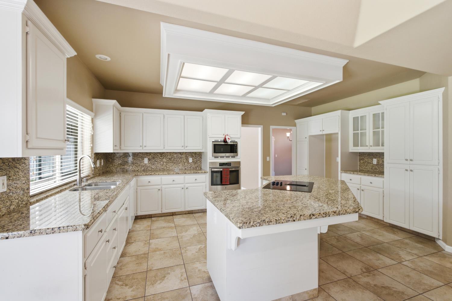 6542 N Rafael Ave, Fresno, CA 93711