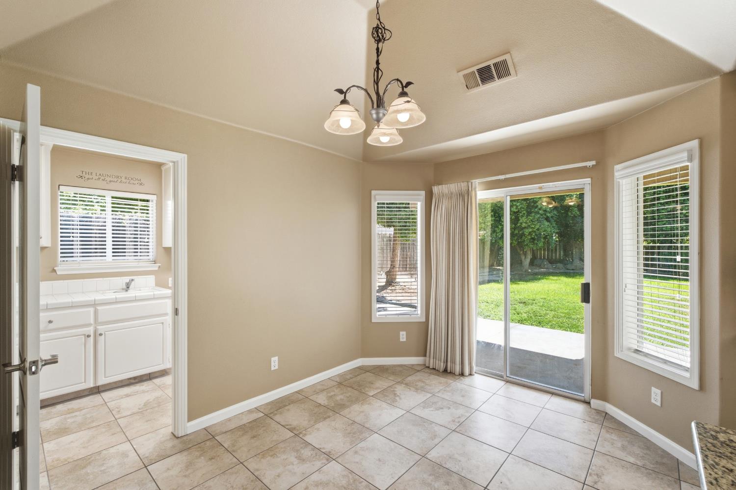 6542 N Rafael Ave, Fresno, CA 93711