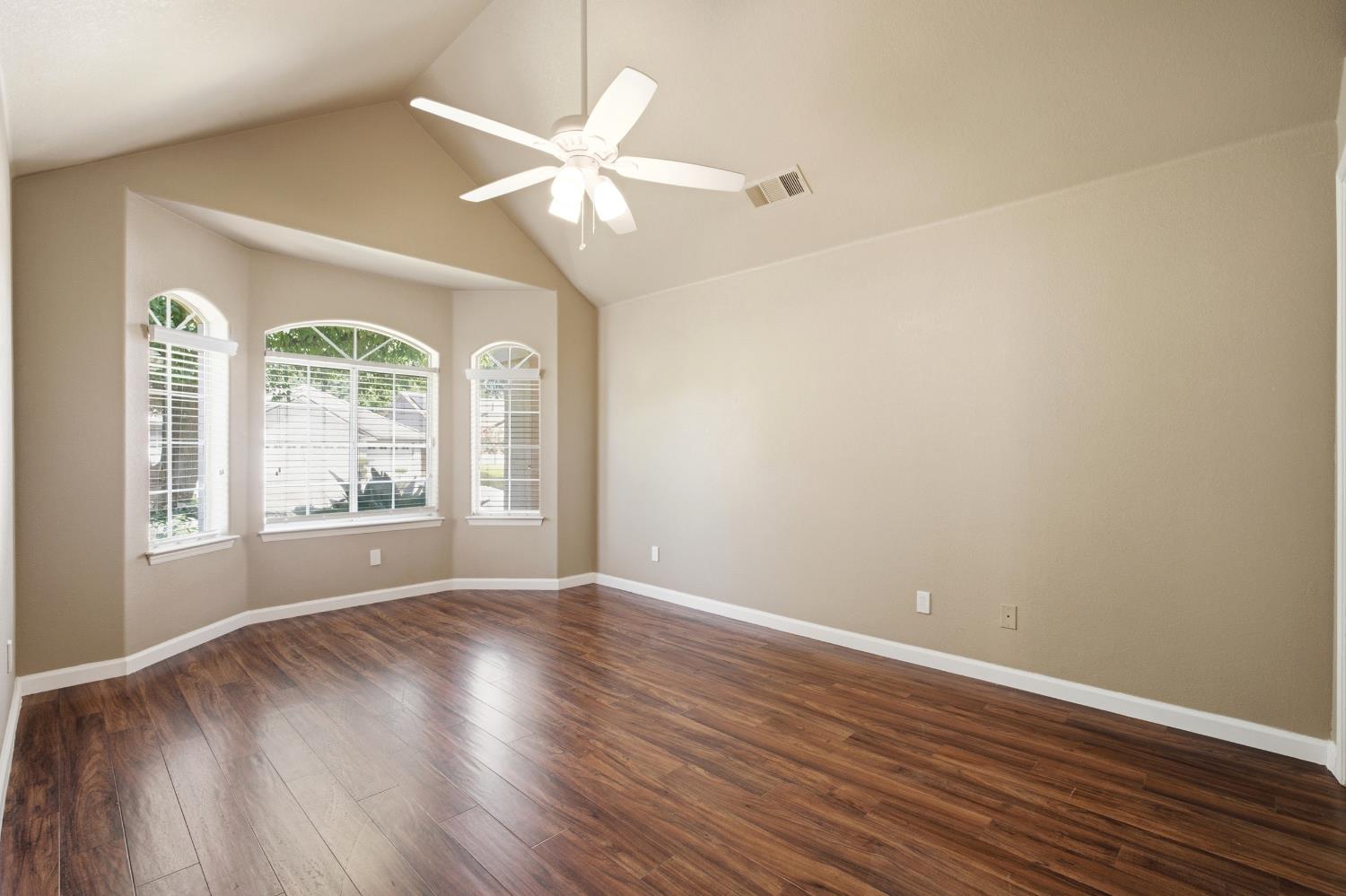 6542 N Rafael Ave, Fresno, CA 93711