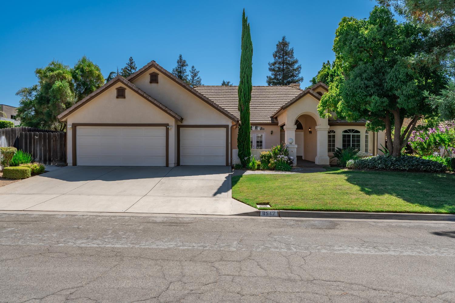 6542 N Rafael Ave, Fresno, CA 93711