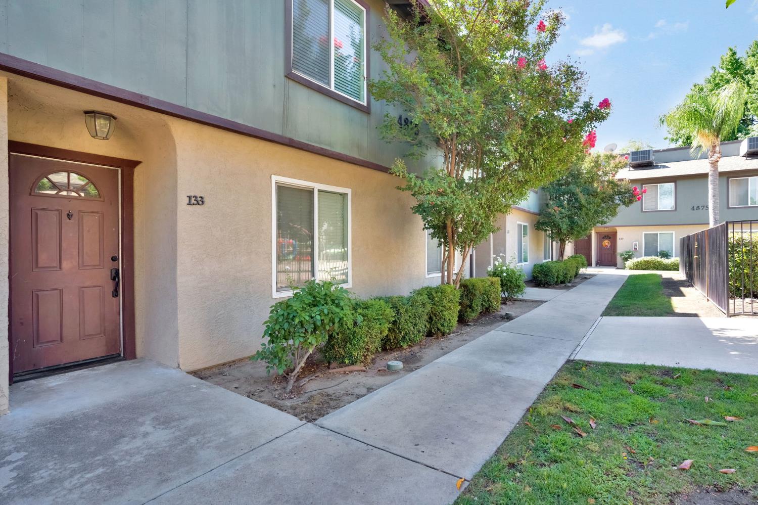 4875 E Mckinley Ave #133, Fresno, CA 93703