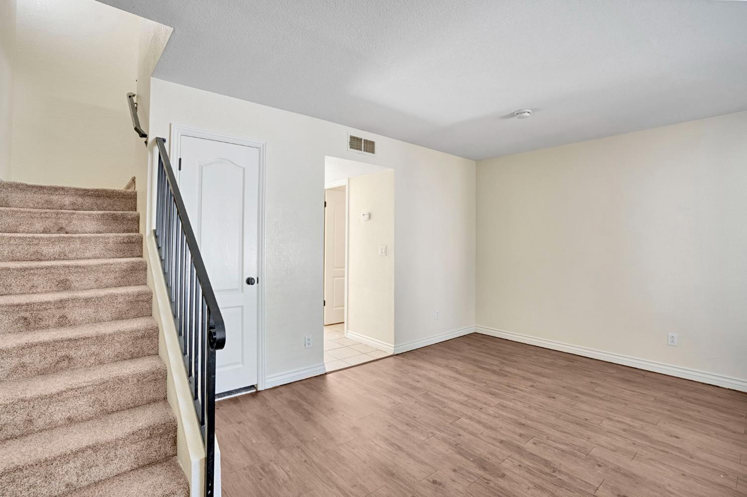 4875 E Mckinley Ave #133, Fresno, CA 93703