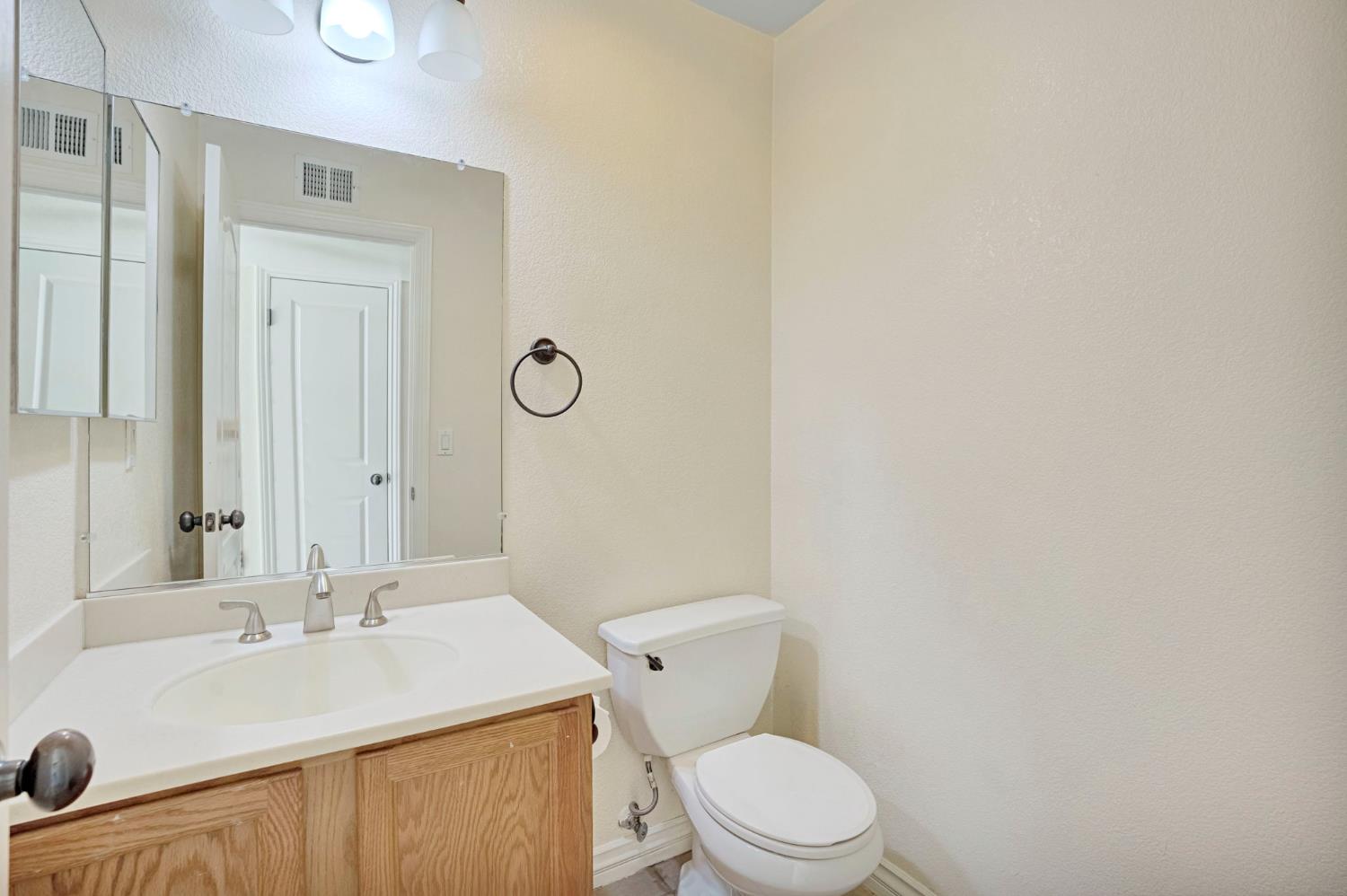 4875 E Mckinley Ave #133, Fresno, CA 93703