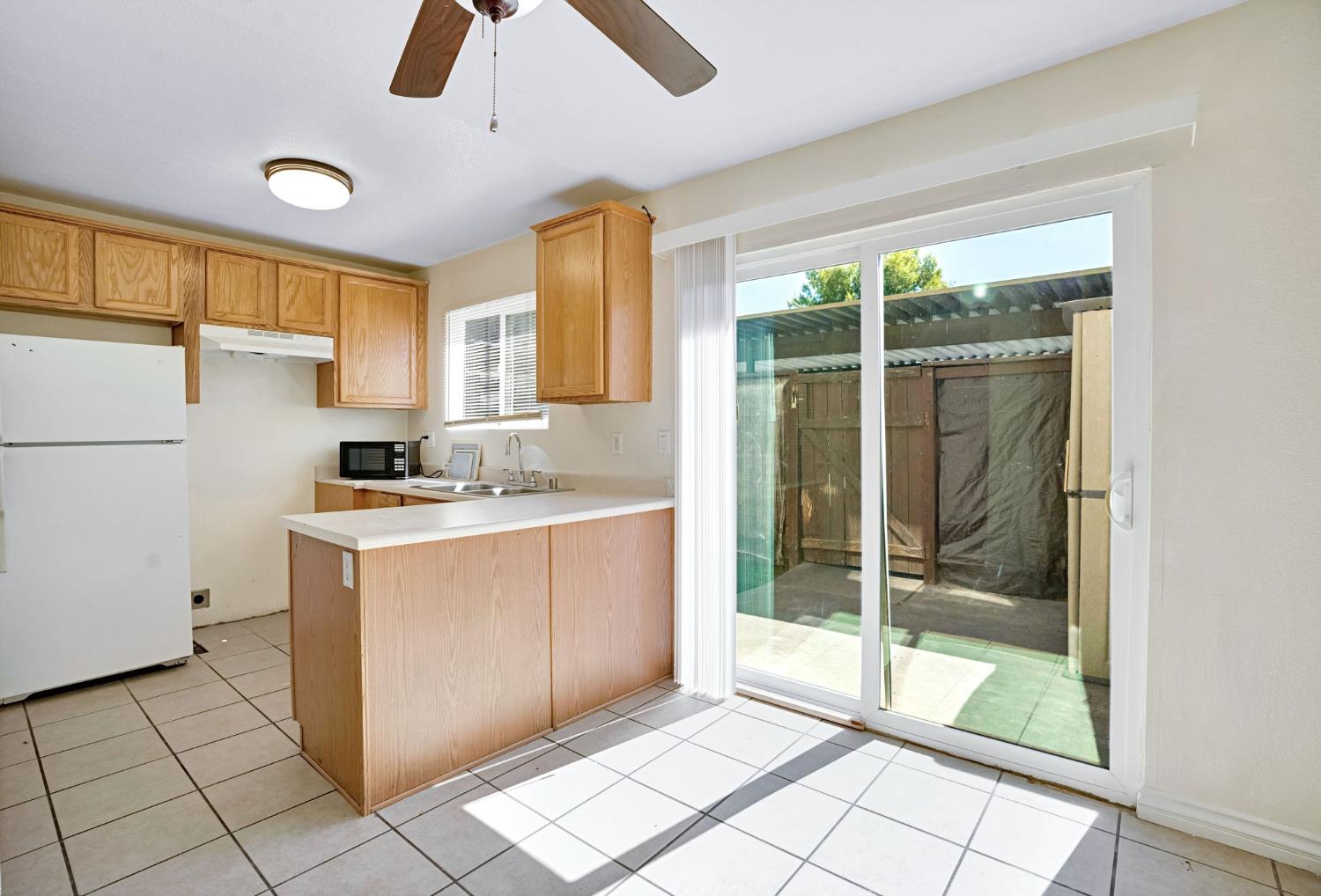 4875 E Mckinley Ave #133, Fresno, CA 93703