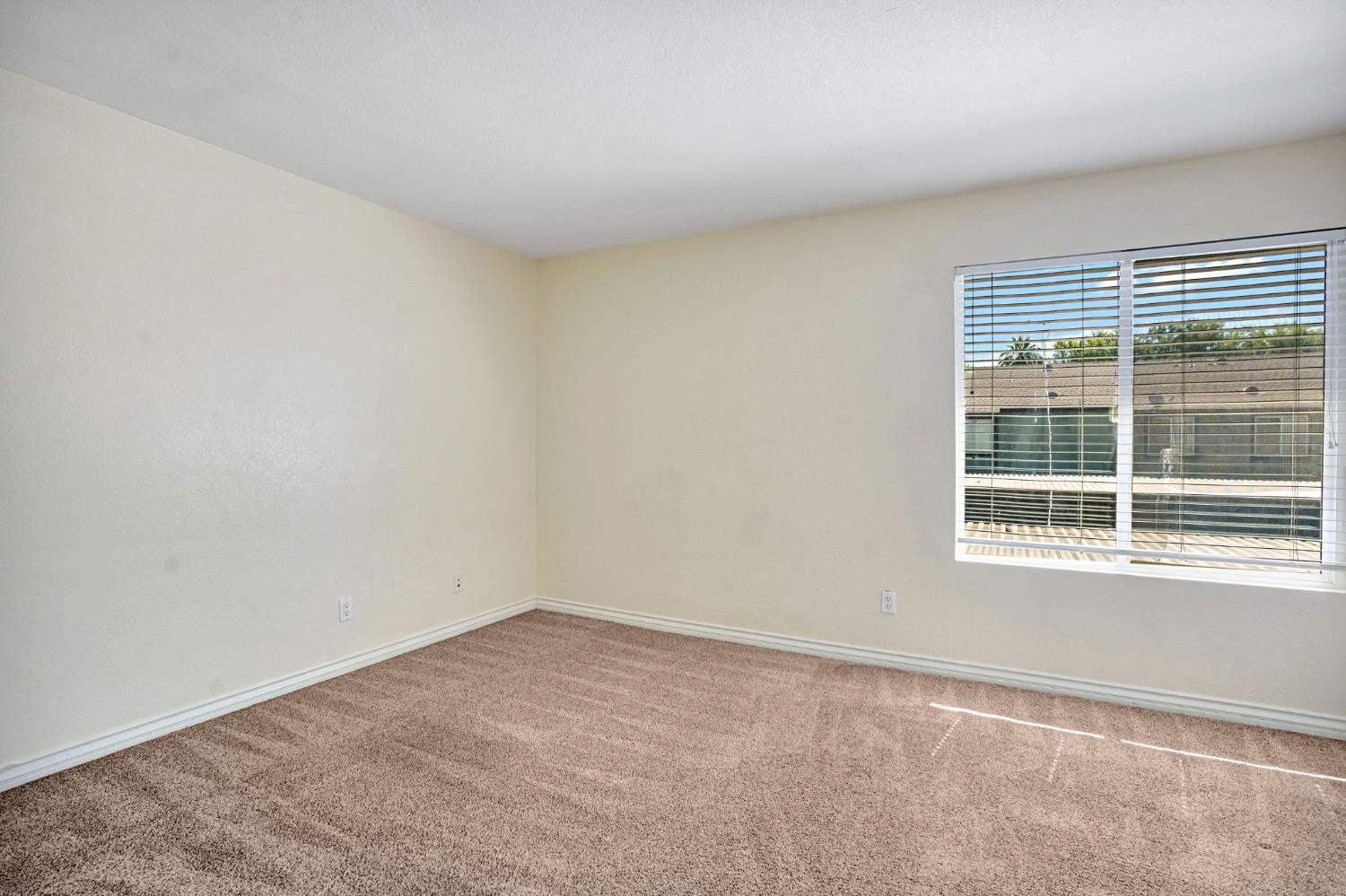 4875 E Mckinley Ave #133, Fresno, CA 93703