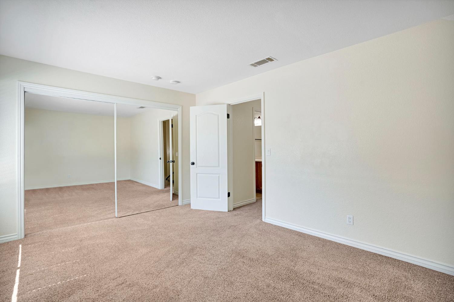 4875 E Mckinley Ave #133, Fresno, CA 93703