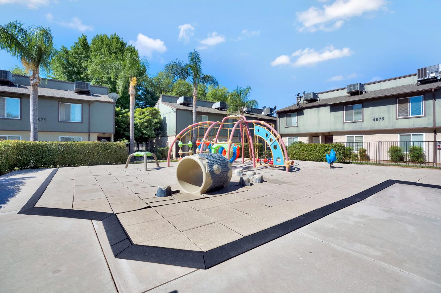 4875 E Mckinley Ave #133, Fresno, CA 93703
