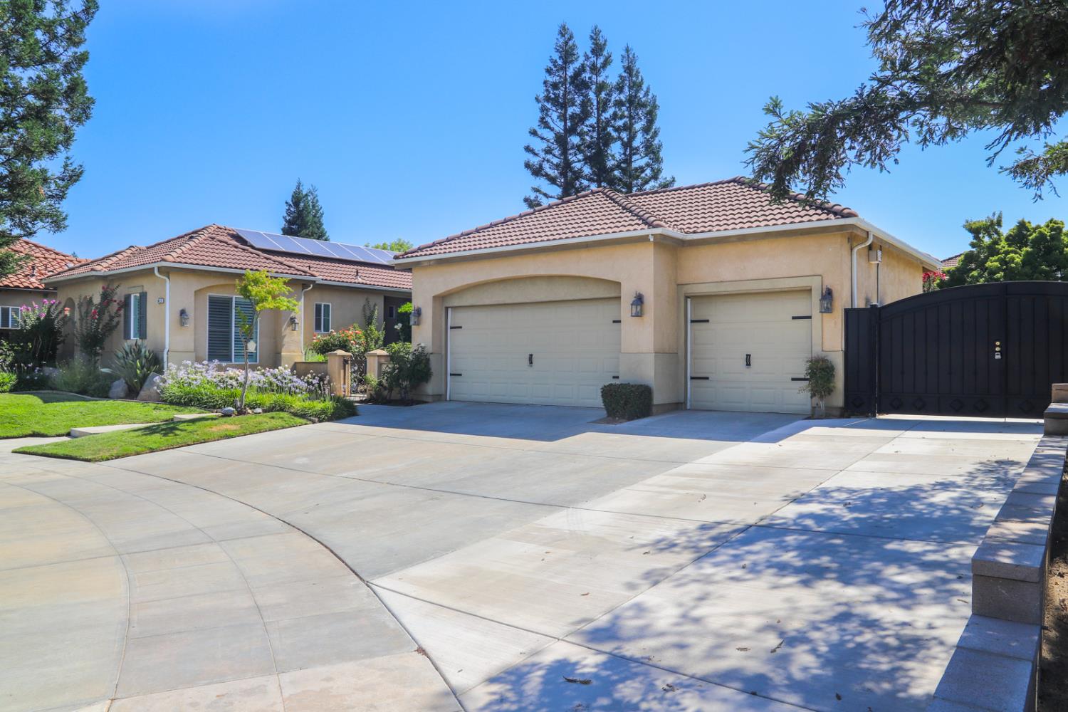 1813 N Ryan Ave, Clovis, CA 93619