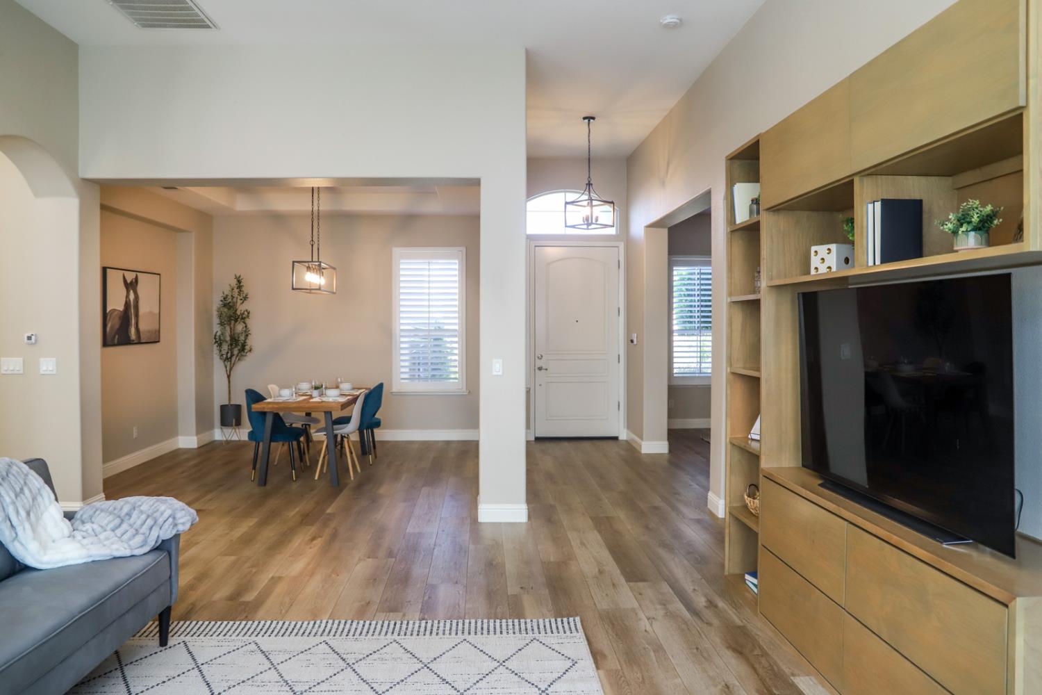 1813 N Ryan Ave, Clovis, CA 93619