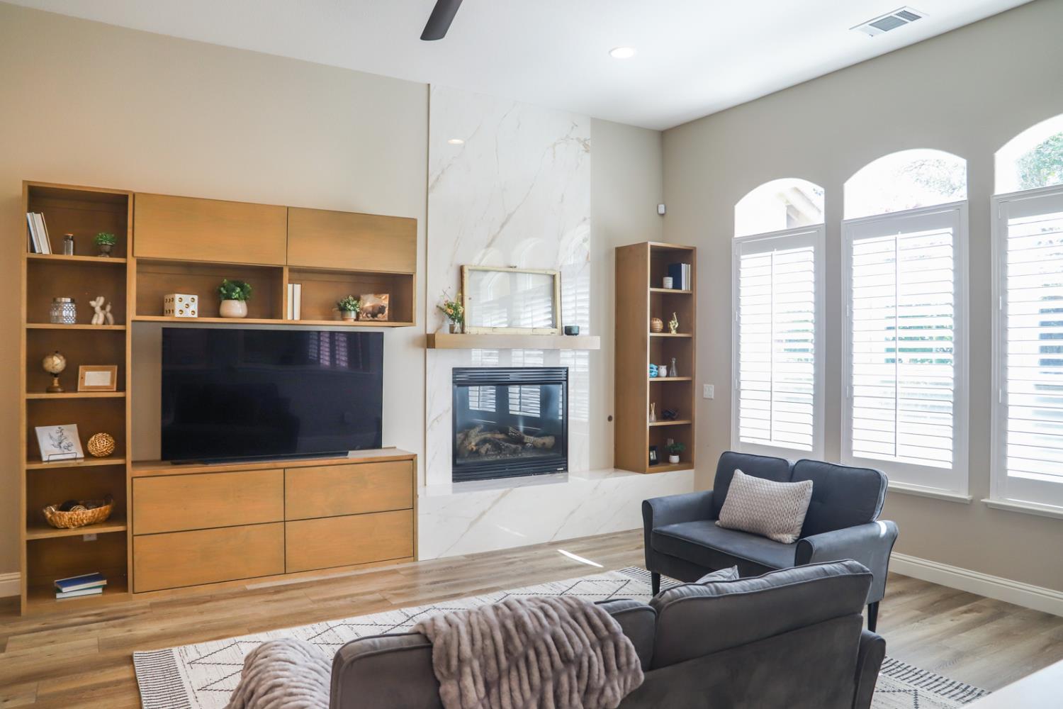 1813 N Ryan Ave, Clovis, CA 93619
