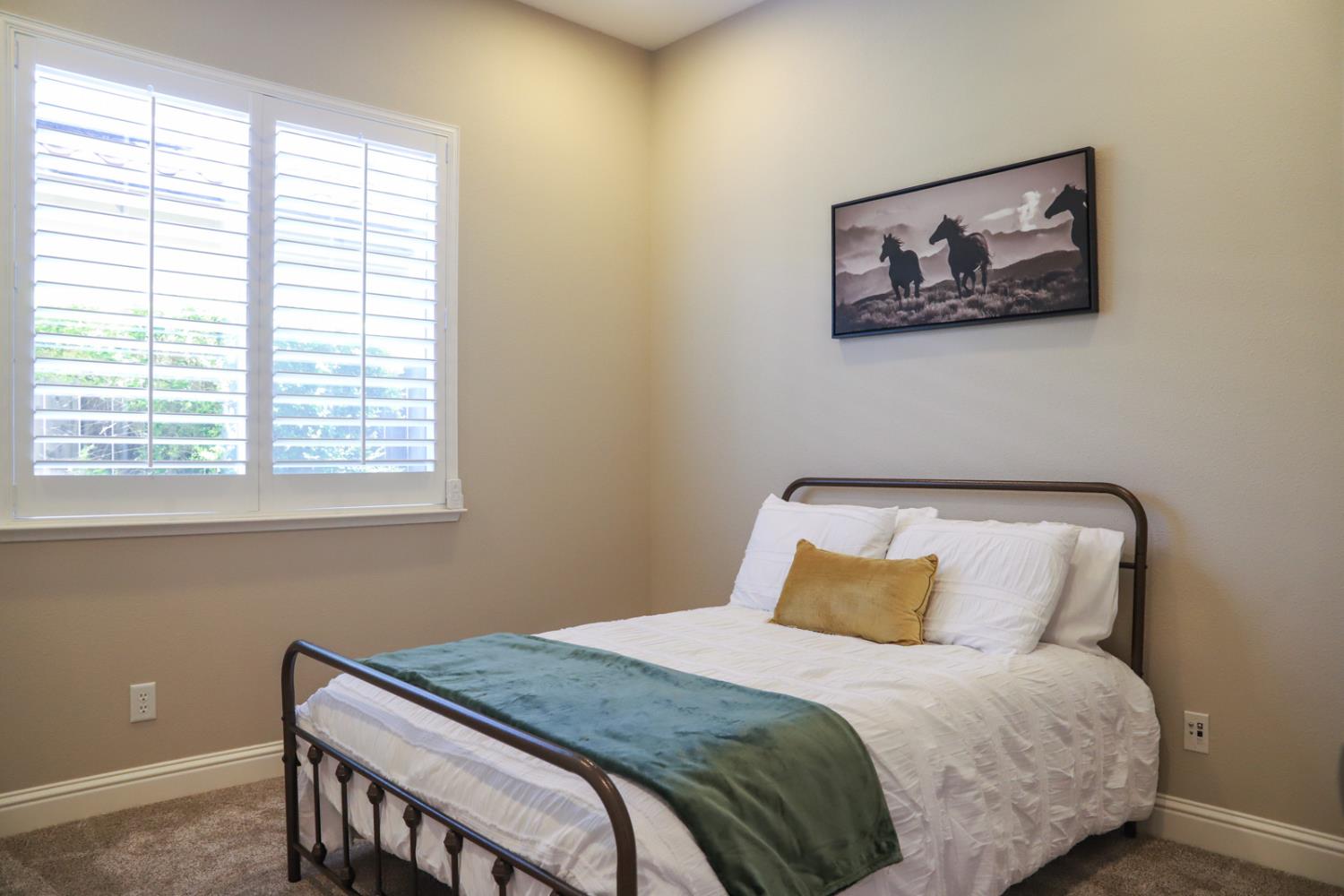 1813 N Ryan Ave, Clovis, CA 93619