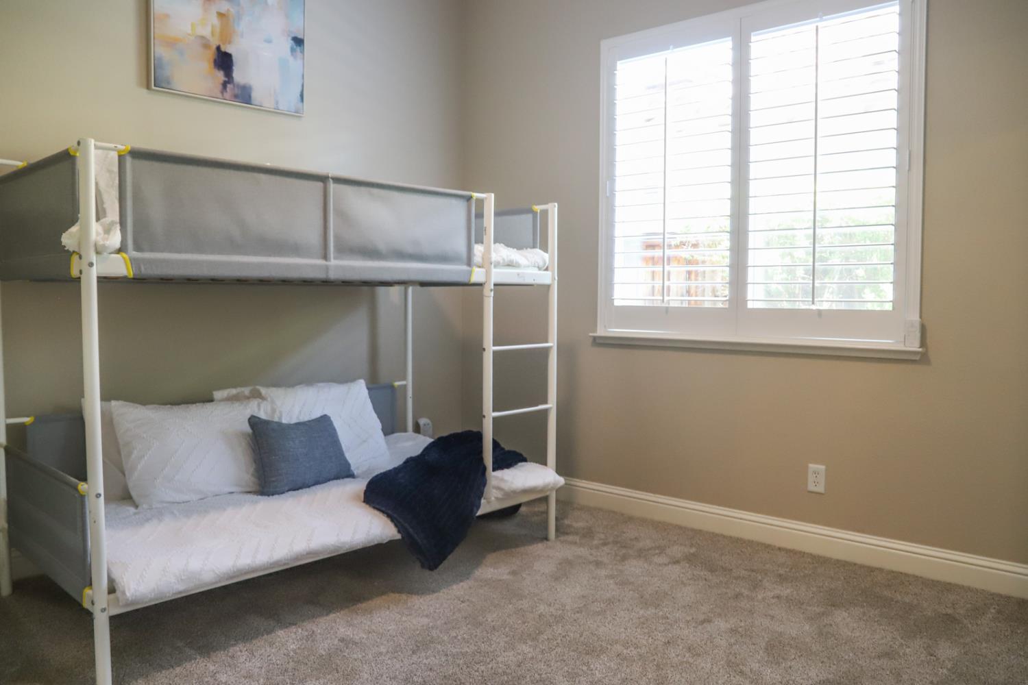1813 N Ryan Ave, Clovis, CA 93619