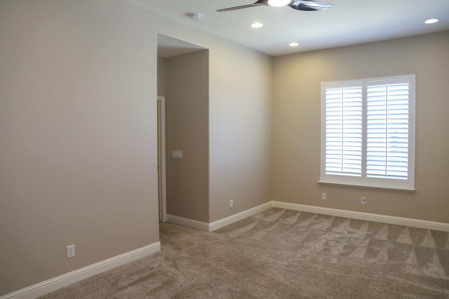 1813 N Ryan Ave, Clovis, CA 93619