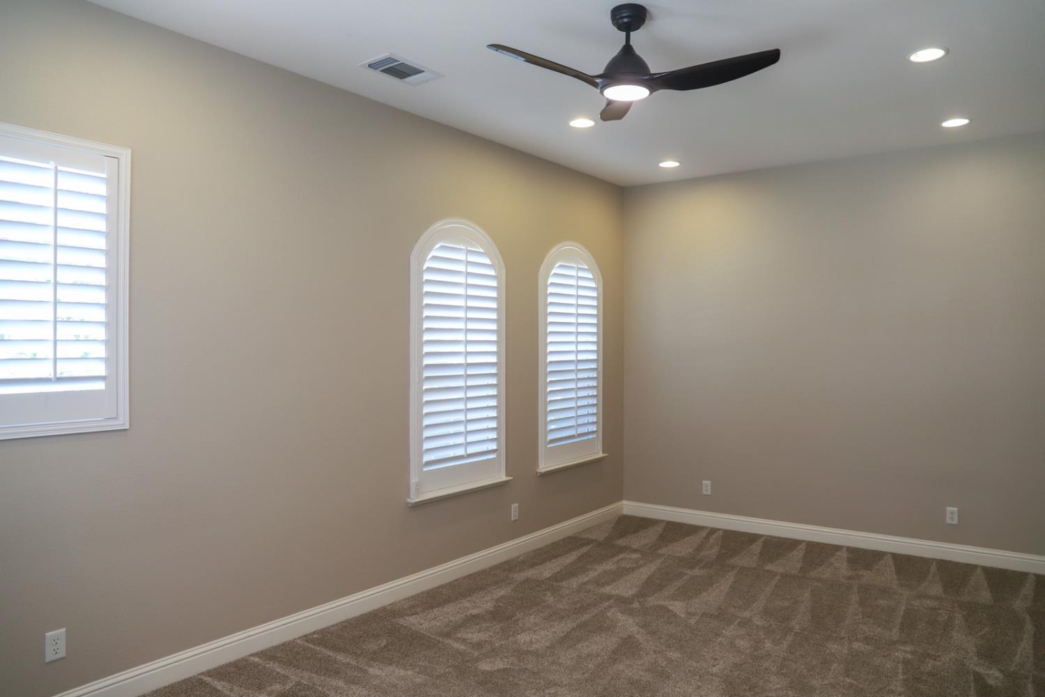 1813 N Ryan Ave, Clovis, CA 93619